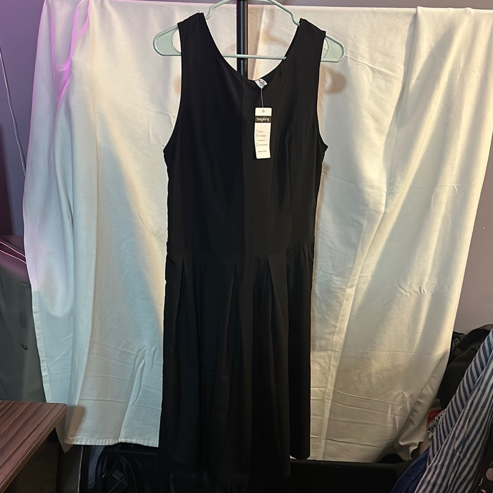 Elegant Black Sleeveless Dress